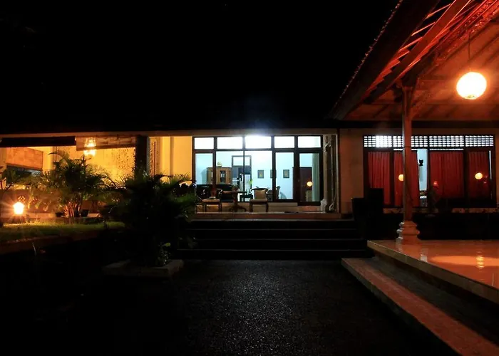Puri Rasa Villas And 4*
